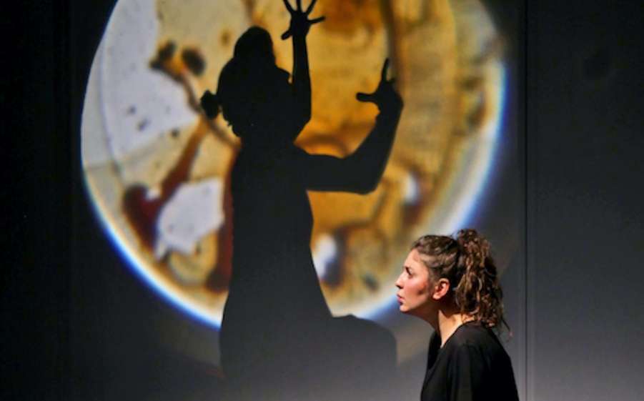 Ich_bin_schon_tot_Sepidar_Theater_Foto_Gerd_Schmedes_2_Kulturort